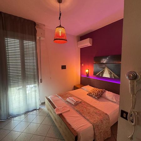 Hotel New Liston Римини Экстерьер фото