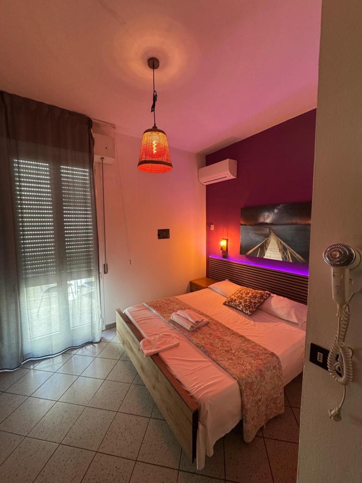 Hotel New Liston Римини Экстерьер фото